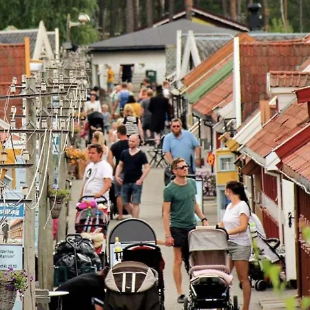 At By Gaia Ski-in Out *