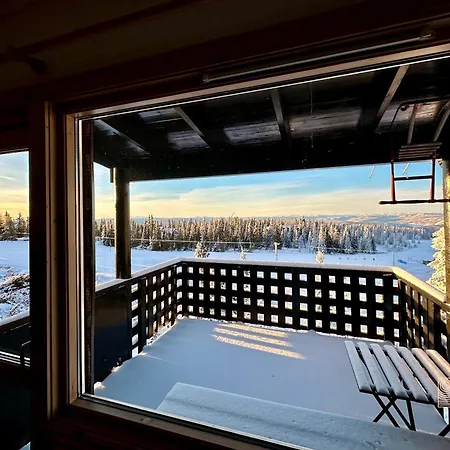 At By Gaia Ski-in Out *